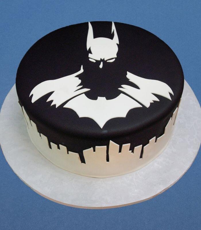 Batman Bat Signal Cake - CakeCentral.com